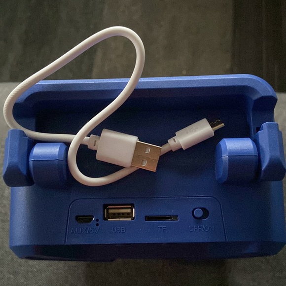 Bluetooth speaker 600 watts rechargeable - Picture 2 of 3